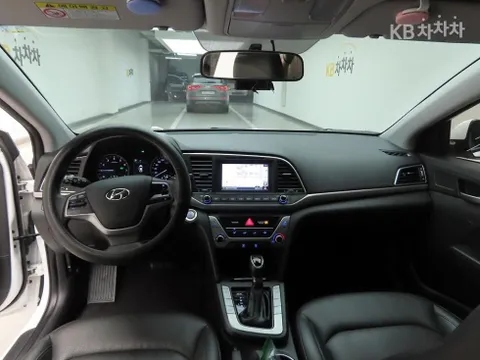 Hyundai Elantra (Avante)