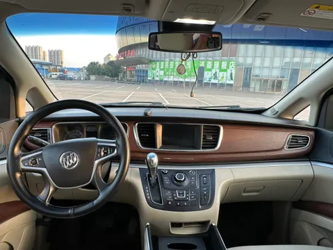 Buick GL8