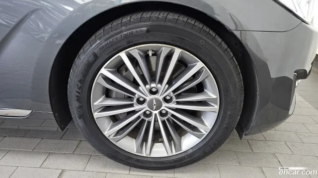 Genesis G90 (EQ900)