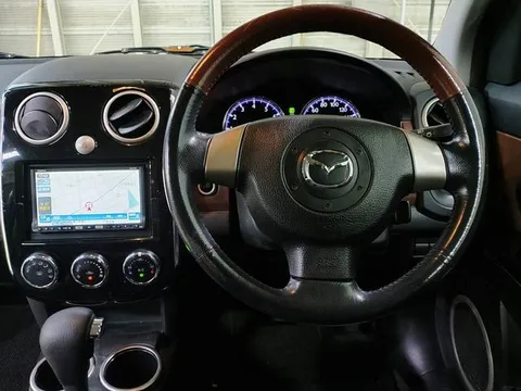 Mazda Verisa