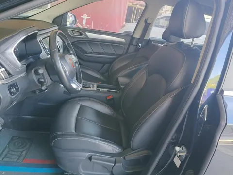 Roewe RX5