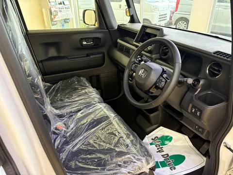 Honda N-BOX Custom