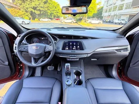 Cadillac XT4
