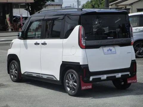 Mitsubishi Delica Mini