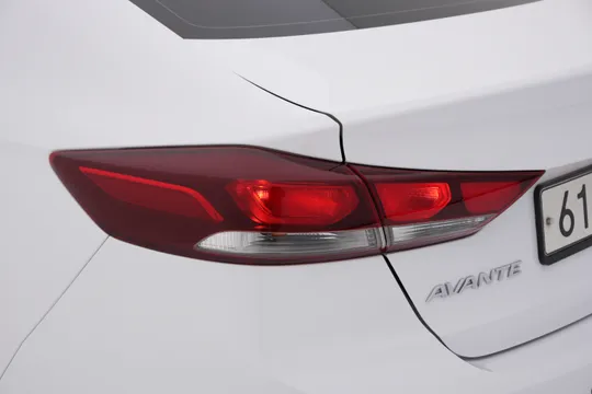 Hyundai Elantra (Avante)