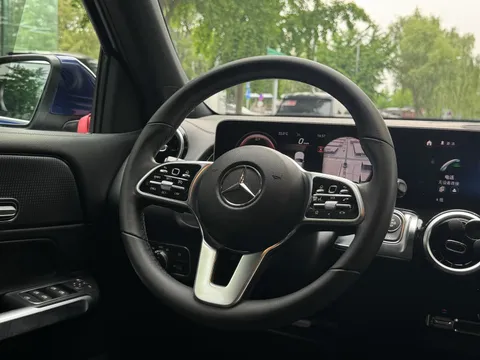 Mercedes-Benz Mercedes-Benz GLB