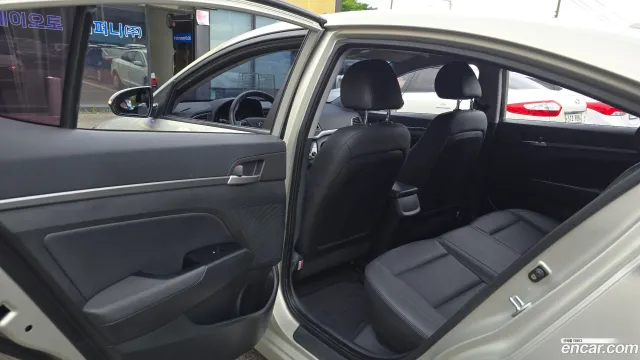 Hyundai Elantra (Avante)