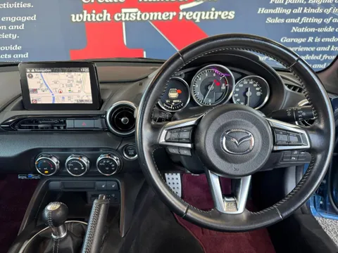 Mazda MX-5 (Roadster)