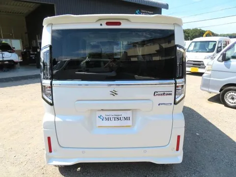Suzuki Spacia Custom
