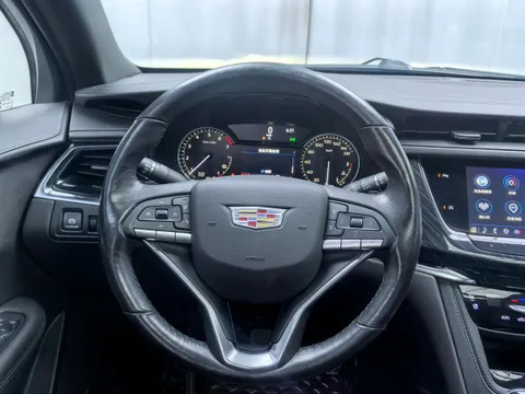Cadillac XT6