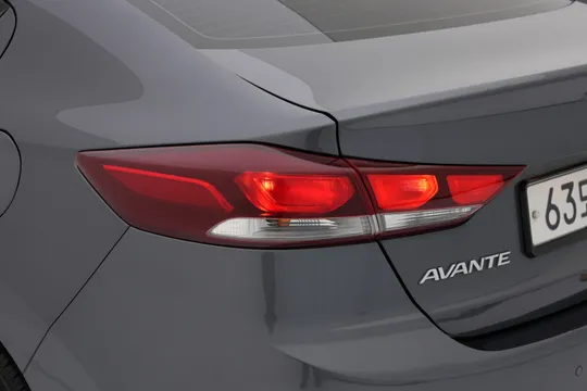 Hyundai Elantra (Avante)