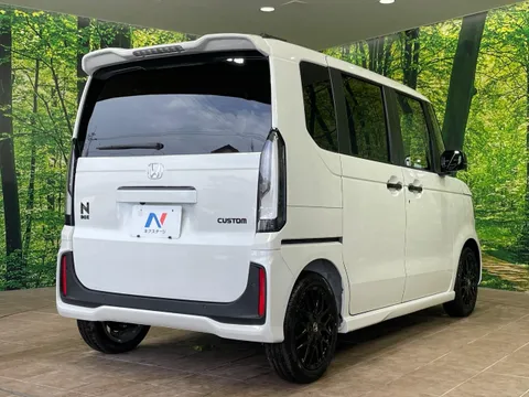 Honda N-BOX Custom