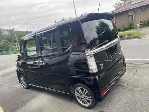 Honda N-BOX Custom