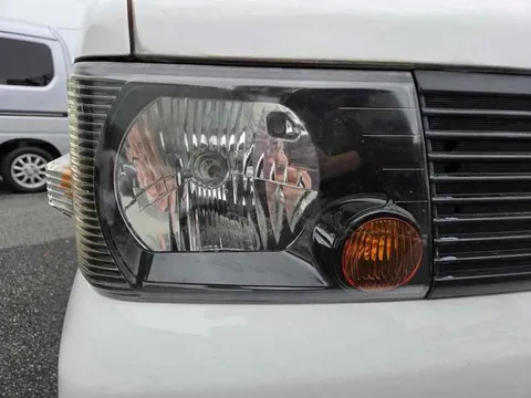 Mitsubishi Minicab Van