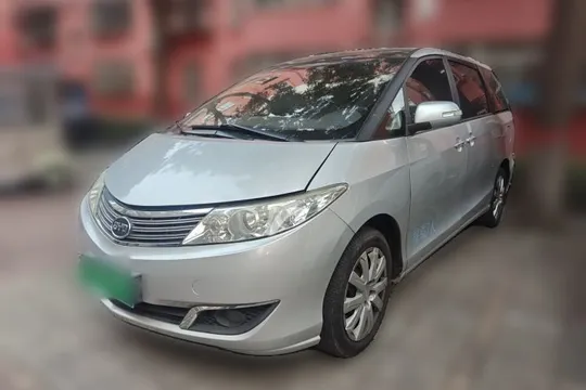 BYD M6