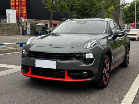Lynk & Co 02