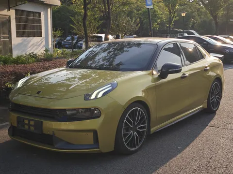 Lynk & Co 03
