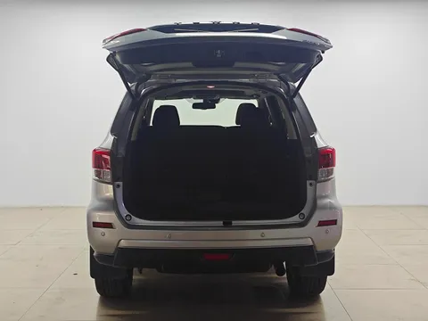 Nissan Terra