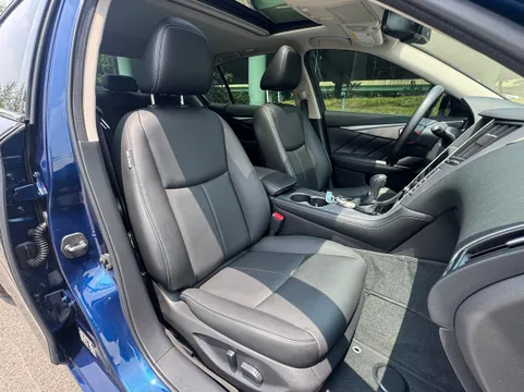 Infiniti Q50L