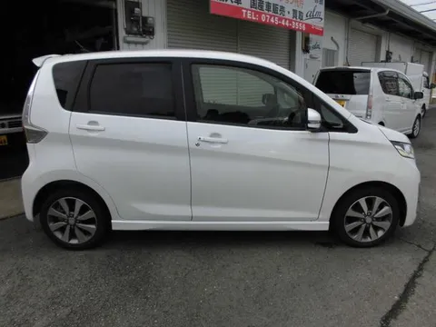 Mitsubishi eK Custom
