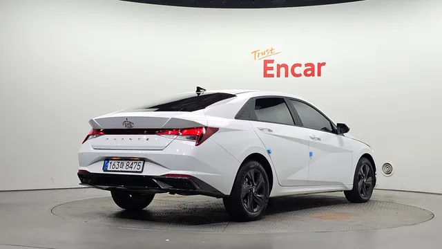 Hyundai Elantra (Avante)