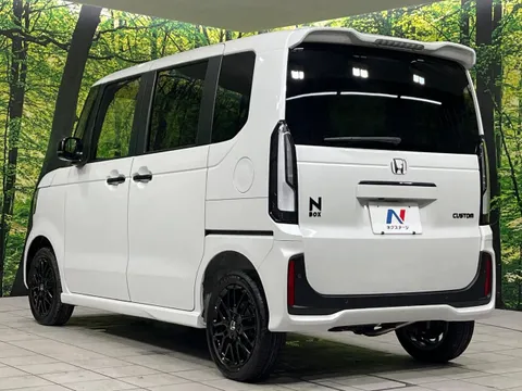 Honda N-BOX Custom