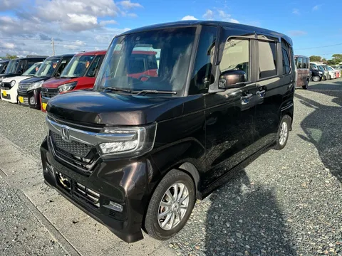 Honda N-BOX Custom
