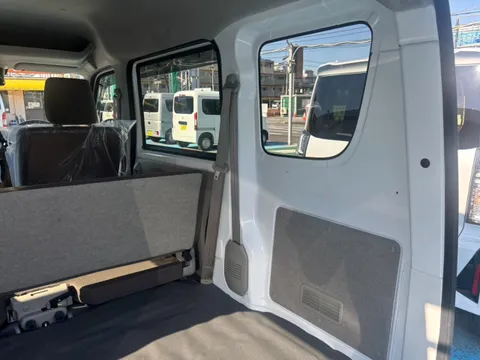Nissan Clipper Van