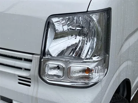 Nissan Clipper Van
