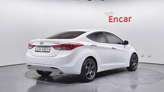 Hyundai Elantra (Avante)