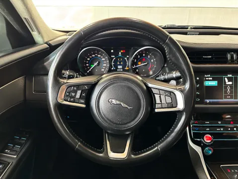 Jaguar XFL