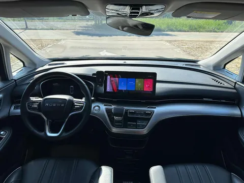 Roewe iMAX8