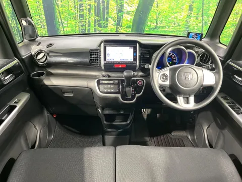 Honda N-BOX Custom