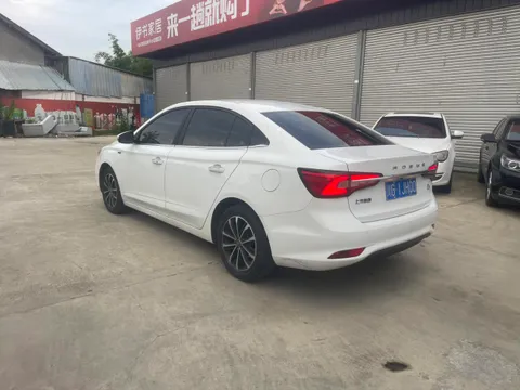 Roewe i5