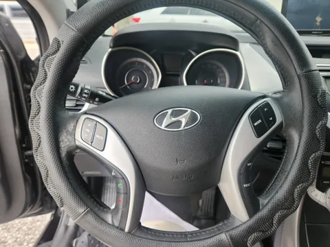 Hyundai Elantra (Avante)