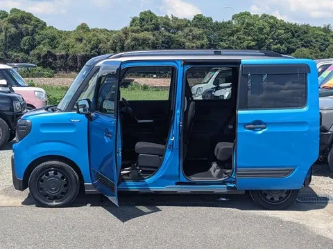 Suzuki Spacia Gear