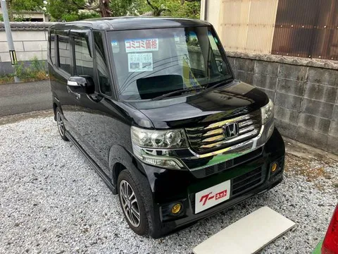Honda N-BOX Custom