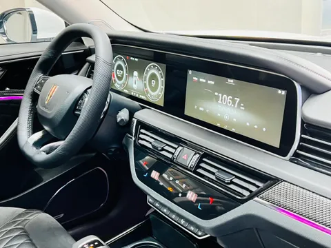 Hongqi HS5
