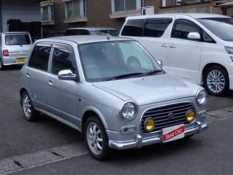 Daihatsu Mira Gino