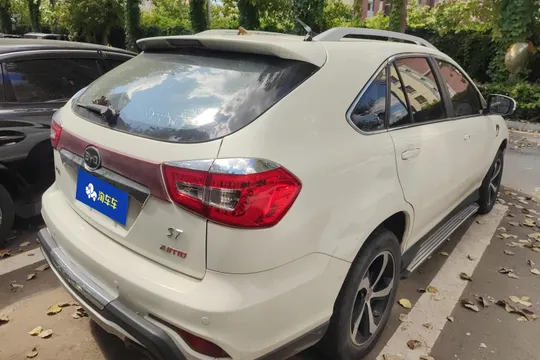 BYD S7