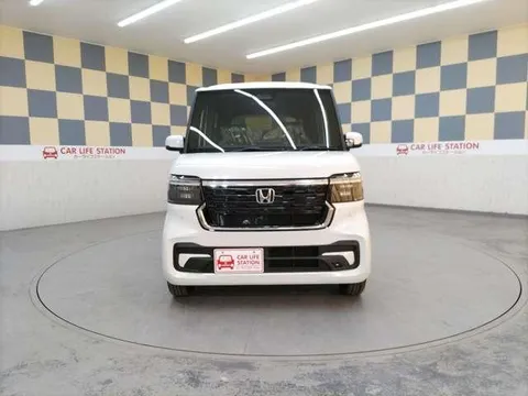 Honda N-BOX Custom