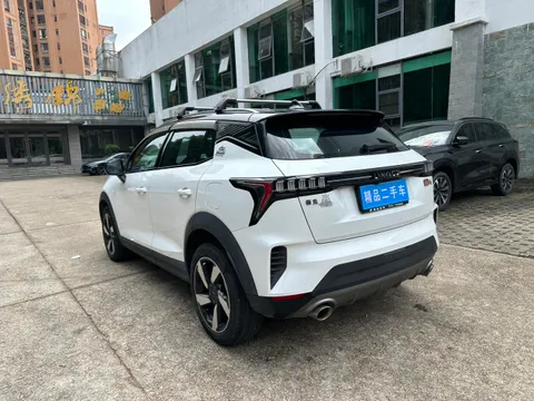 Lynk & Co 06