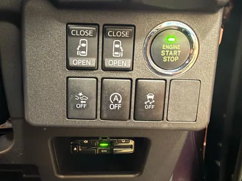 Toyota Pixis Mega