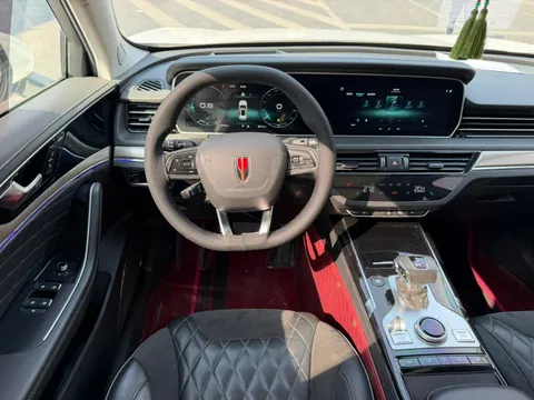 Hongqi HS5