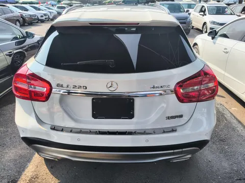 Mercedes-Benz Mercedes-Benz GLA