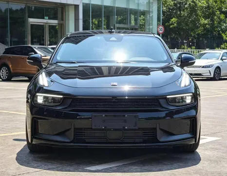 Lynk & Co 03