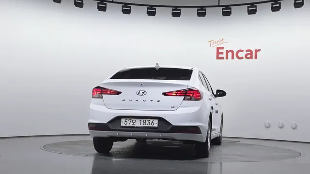 Hyundai Elantra (Avante)