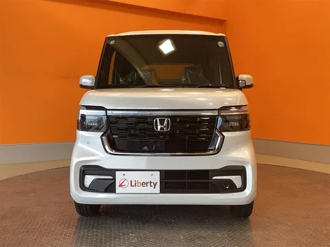 Honda N-BOX Custom