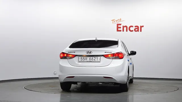 Hyundai Elantra (Avante)