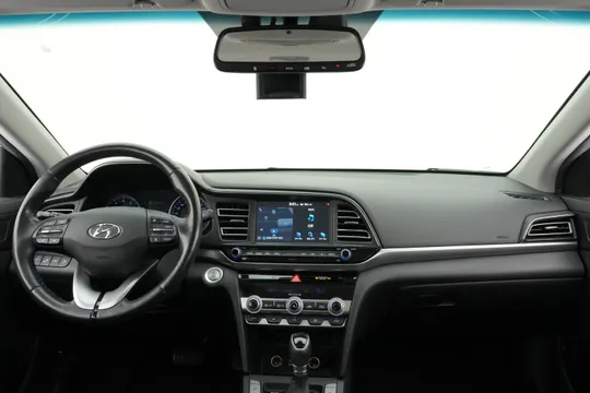 Hyundai Elantra (Avante)
